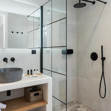 Athina Milos آداماس