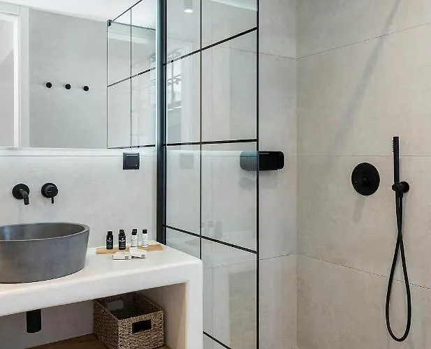 Athina Milos Adámasz