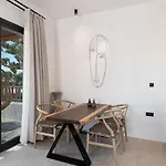 Athina Milos Adamantas (Milos)