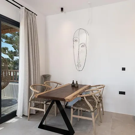 Athina Milos Adamantas (Milos)