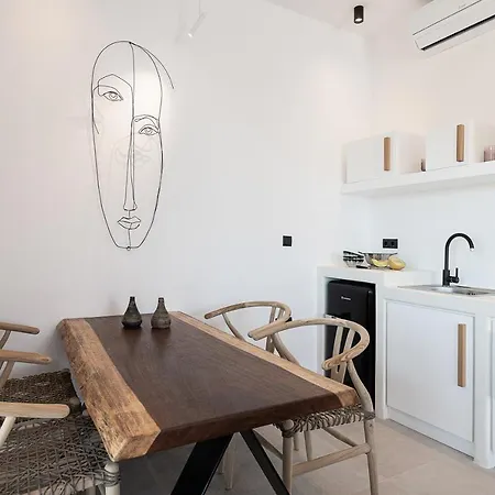 Athina Milos Adamantas (Milos)