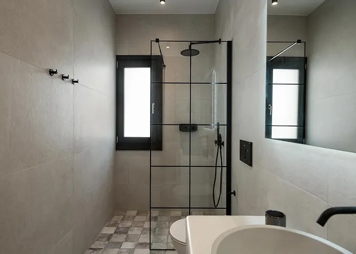 Athina Milos アダマス