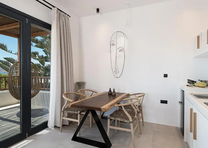 Athina Milos Adamantas (Milos)